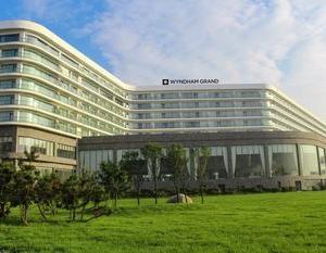 отель Wyndham Grand Qingdao