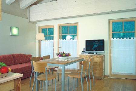 Отель Ideal  в Мадонна ди Кампильо - Италия