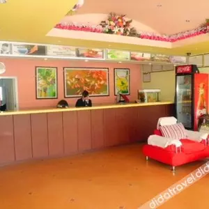 отель Homeinn Selected Hotel (Urumqi Municipal Government Nanhu Square Subway Station)