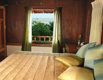 Отель Isola Di Cocco Ayurvedic Heritage Beach Resort в Керала - Индия