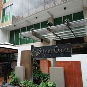 отель Silver Oaks Suite Hotel