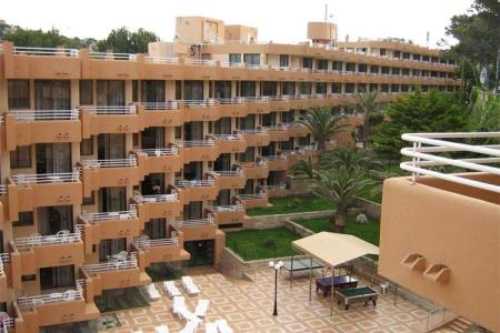 Fergus Style Cala Blanca Suites