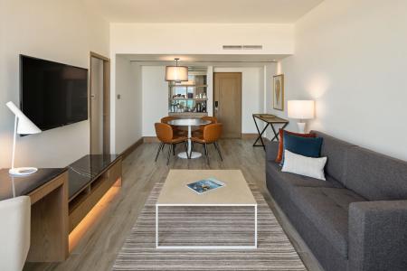 Отель JA Beach Hotel в Джебель Али - ОАЭ