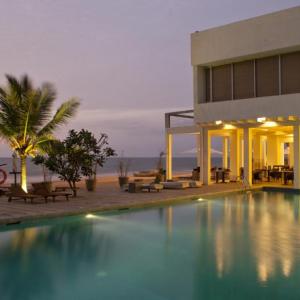 отель Jetwing Sea