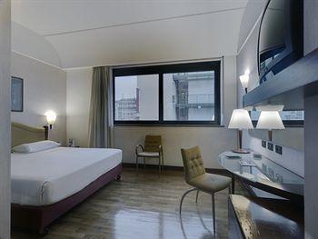 Отель NH Milano Machiavelli в Милан - Италия