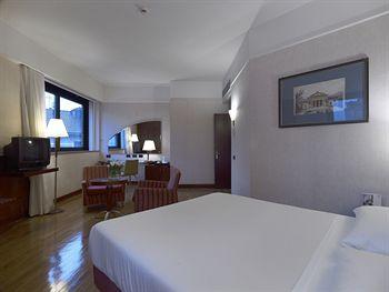 Отель NH Milano Machiavelli в Милан - Италия