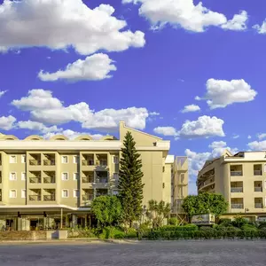 отель Julian Club Hotel
