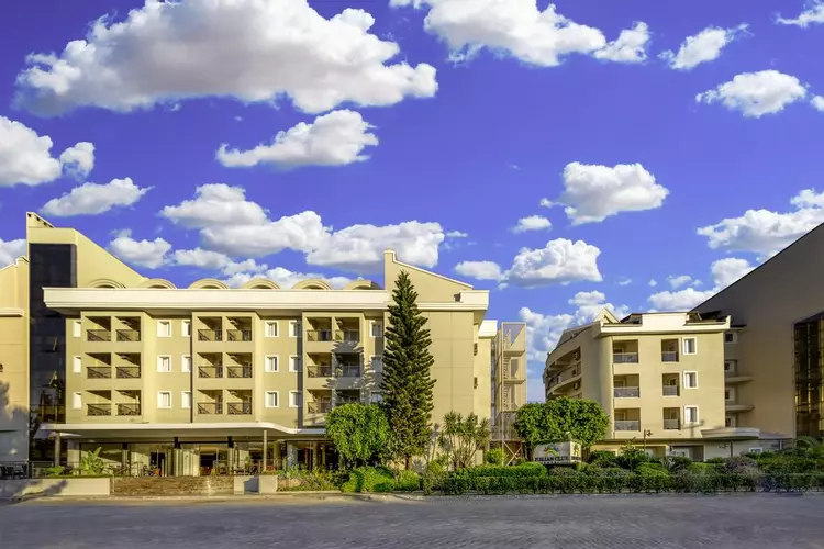 Julian Club Hotel
