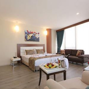 отель Forum Suite Hotel