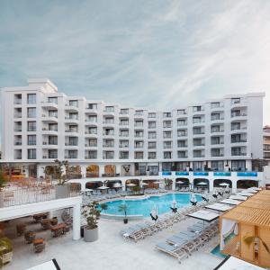 отель Lalila Blue Suites