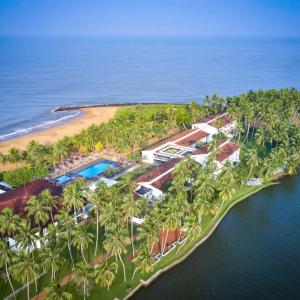 отель Avani Kalutara Resort