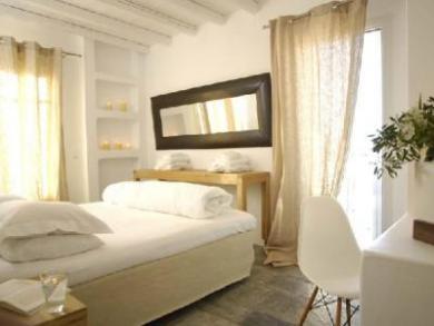 Kapetan Tasos Suites