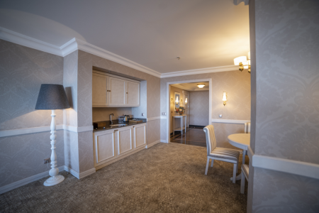 Karinna Hotel Convention Center & Spa