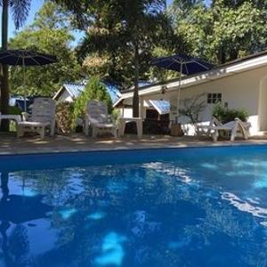 отель Lonely Beach Pool Resort
