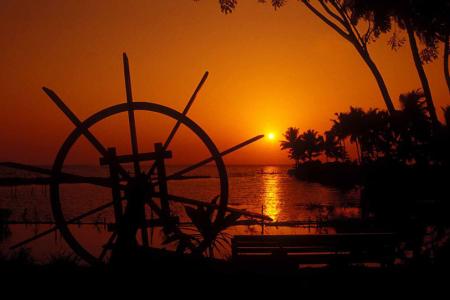 Отель Kumarakom Lake Resort в Керала - Индия