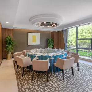 отель Beijing Dijin Business Hotel