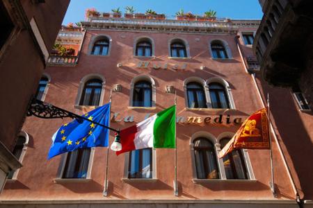 Отель Hotel A La Commedia в Венеция - Италия