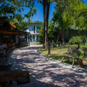 отель Phi Phi Andaman Beach Resort