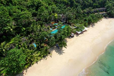Отель Andaman White Beach Resort в пляж Най Тхон - Таиланд