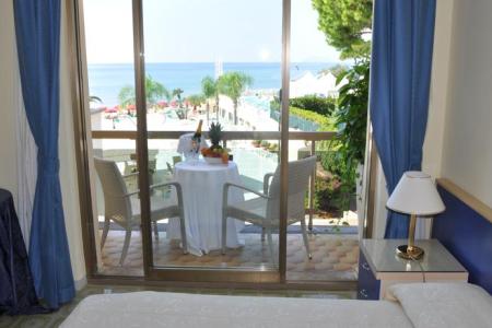 Отель Grand Hotel La Playa в Ривьера ди Улиссе - Италия