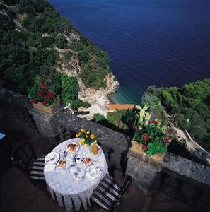 отель La Tonnarella