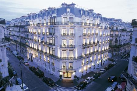 Отель La Tremoille в Париж - Франция