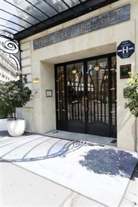 Отель La Tremoille в Париж - Франция