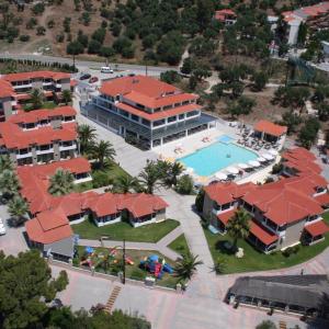 отель Lagomandra Beach Hotel & Suites