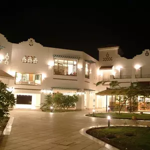 отель Lahami Bay Beach Resort & Gardens