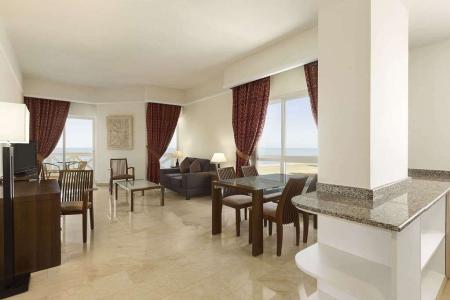 Отель Ramada by Wyndham Beach Hotel Ajman в Аджман - ОАЭ