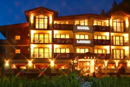 Laurin Small & Charming