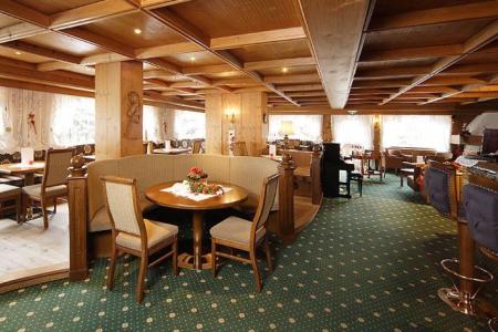 Laurin Small & Charming