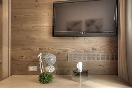 Laurin Small & Charming