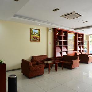 отель Huashu Yi Hotel (Shanghai Fengxian Sports Center)