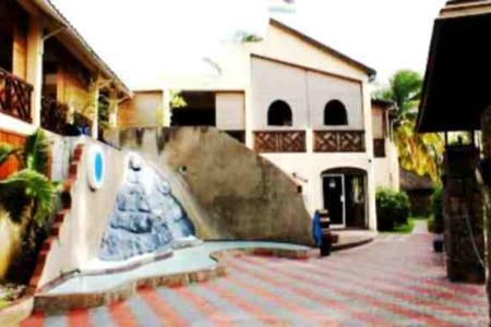 Отель Le Grand Bleu  в Тру О Биш - Маврикий