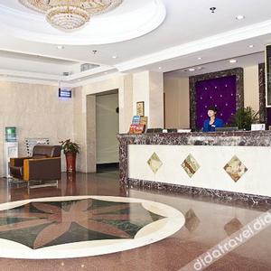 отель Huhua Hotel (Jiaotong University Jiangchuan Road Metro Station)