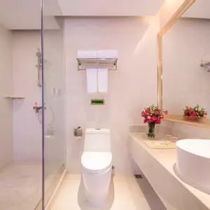 отель Vienna 3 Best Hotel (Canton Fair Chebei Subway Station Store)