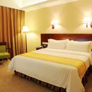 отель Vienna Hotel (Huadu Shiling Leather City Store)