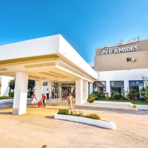 отель Les Pyramides Club&Spa