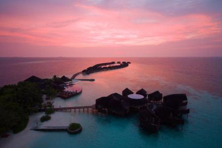 Отель Lily Beach Resort & Spa at Huvahendhoo в Ари Атолл - Мальдивы