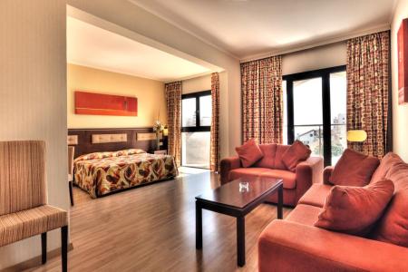 Livadhiotis City Hotel