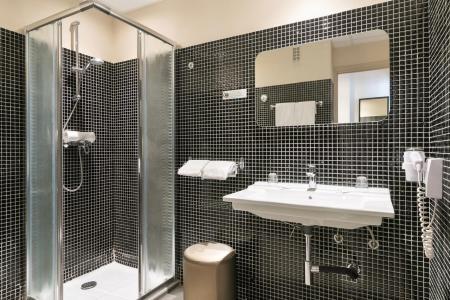 Отель Locarno в Ницца - Франция