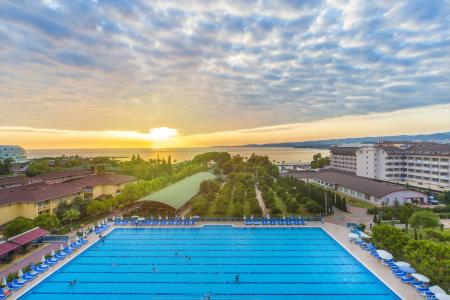 Отель Lonicera World в Авсаллар - Турция