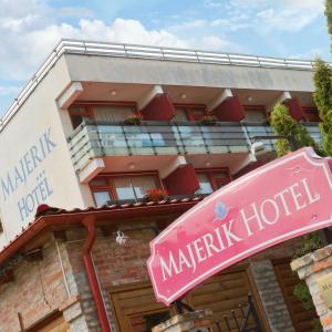 отель Majerik