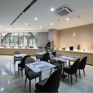 отель Intercity YiLin Hotel (Guangzhou Baiyun Station International Unit Branch)