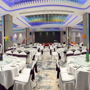 отель Radisson RED Dongguan BinHaiWan Bay Area