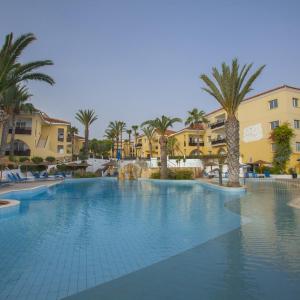 отель Malama Holiday Village