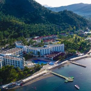 отель Fortezza Beach Resort