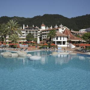отель Marti Resort