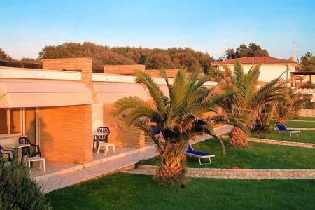 Отель Martino Club в Ривьера ди Улиссе - Италия